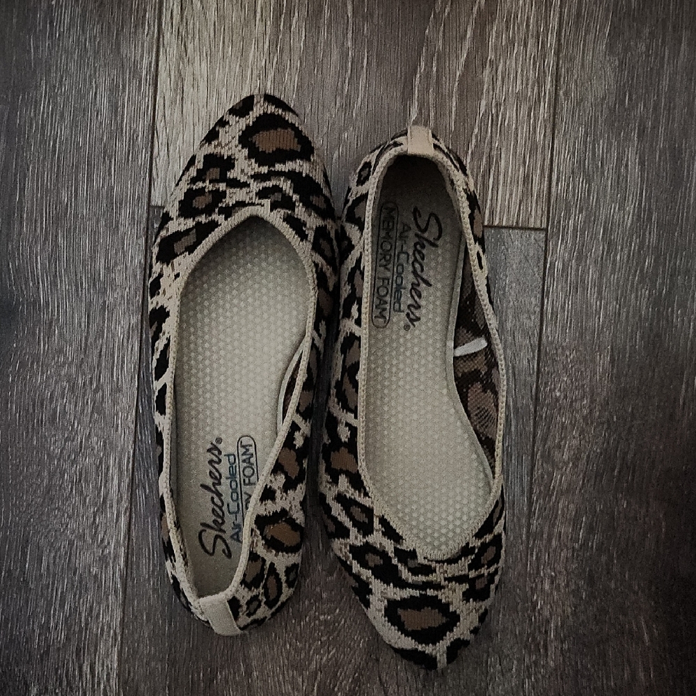Skechers Brown and Black Leopard Print Loafers